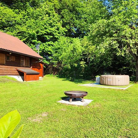 Silent Orchard Villa Naklo Luaran gambar