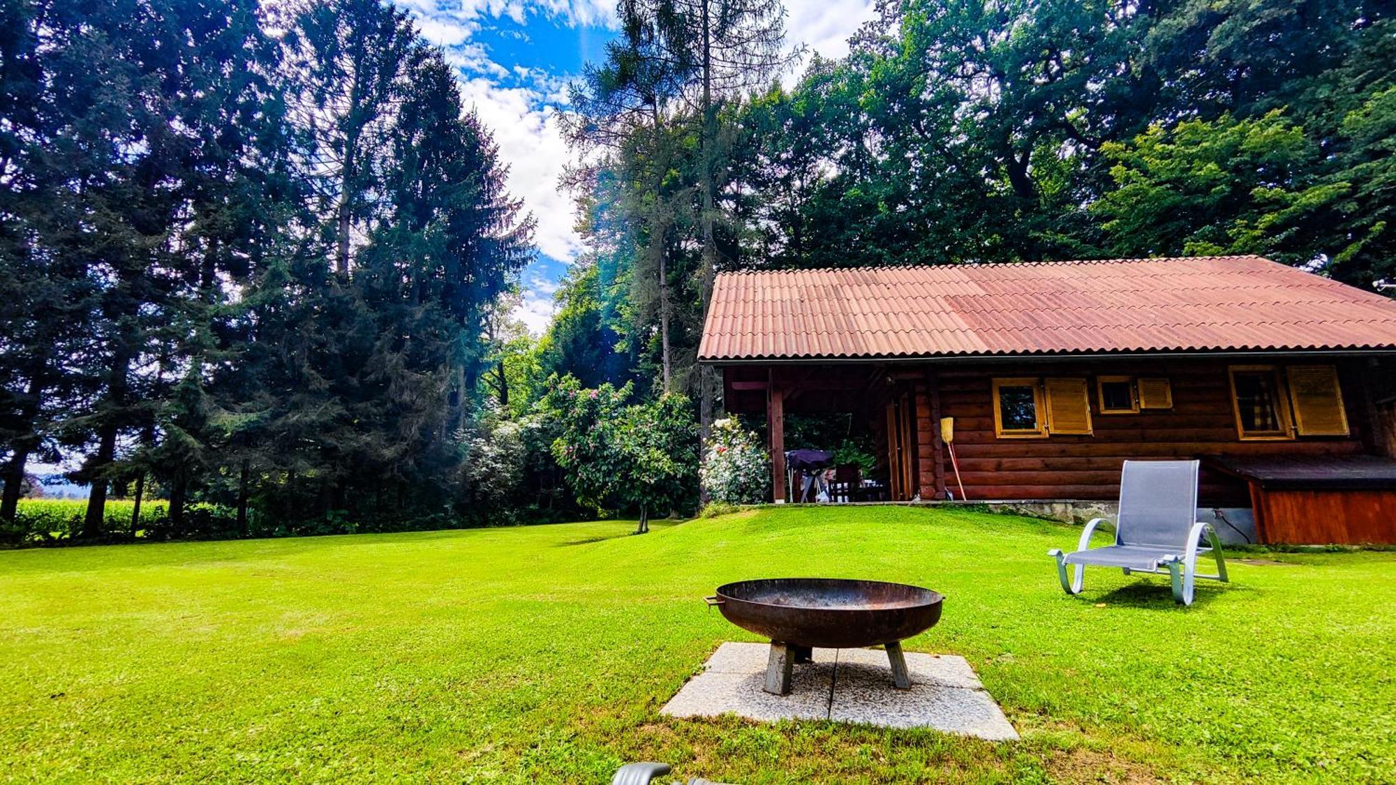 Silent Orchard Villa Naklo Luaran gambar
