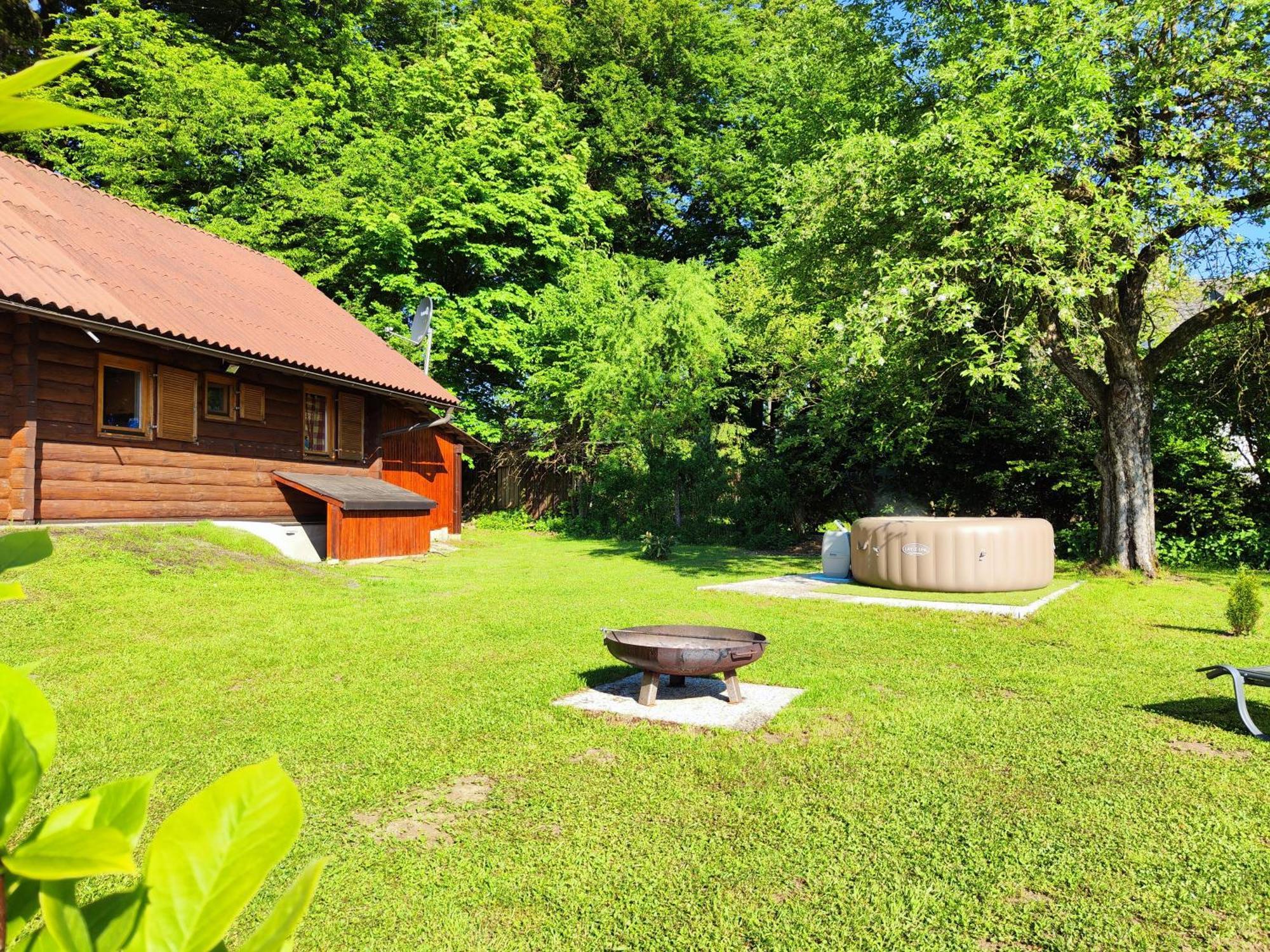 Silent Orchard Villa Naklo Luaran gambar